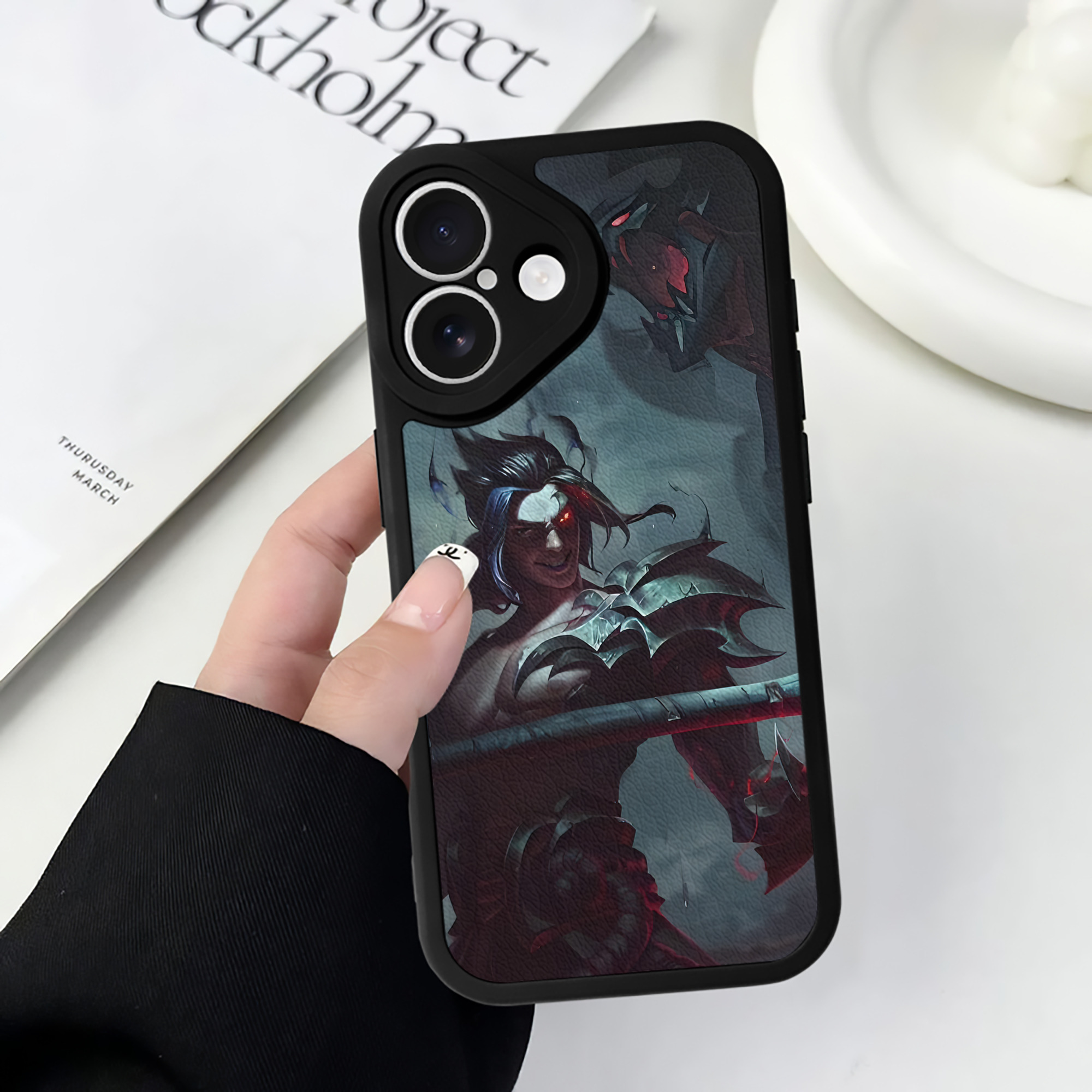 （画像用） リーグ・オブ・レジェンド League of Legends LOL 【iPhone 16シリーズ対応】シリコンスマホケース（レザー調） 材質：シリコン